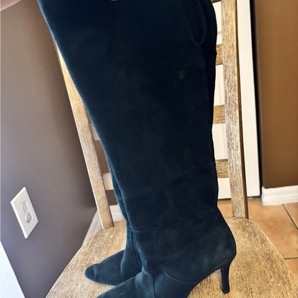 Chic Black Suede Heeled Boots for Women - Picture 2 of 8